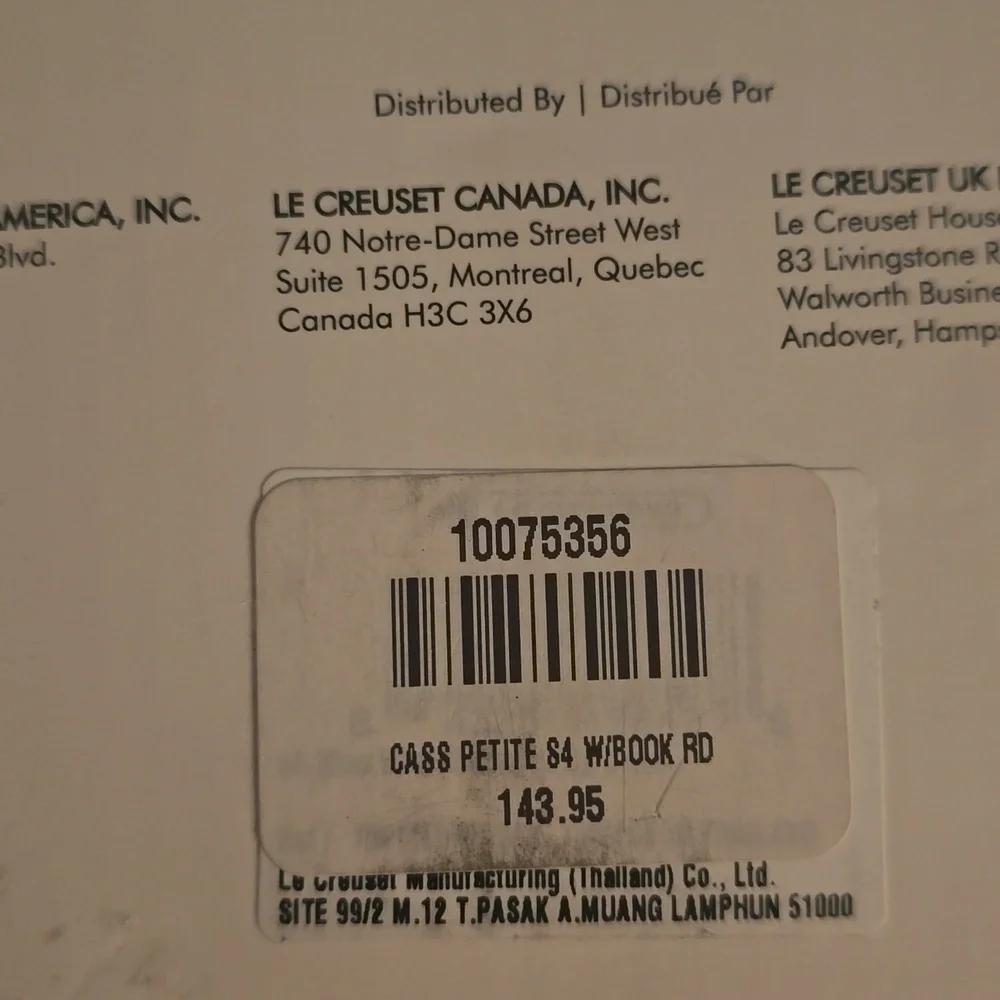 Le Creuset Signature 8 oz. Petite Cocottes with Cookbook,Set of 4,Retail $143.95
